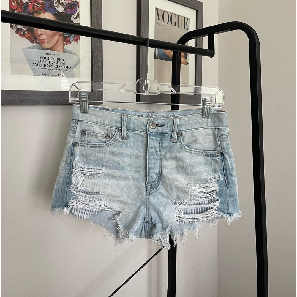 American Eagle distressed denim jean shorts light wash